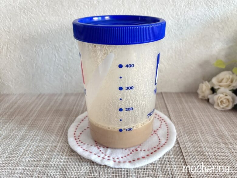 シェイカーで作った大豆プロテインのミルクティ風味の写真。